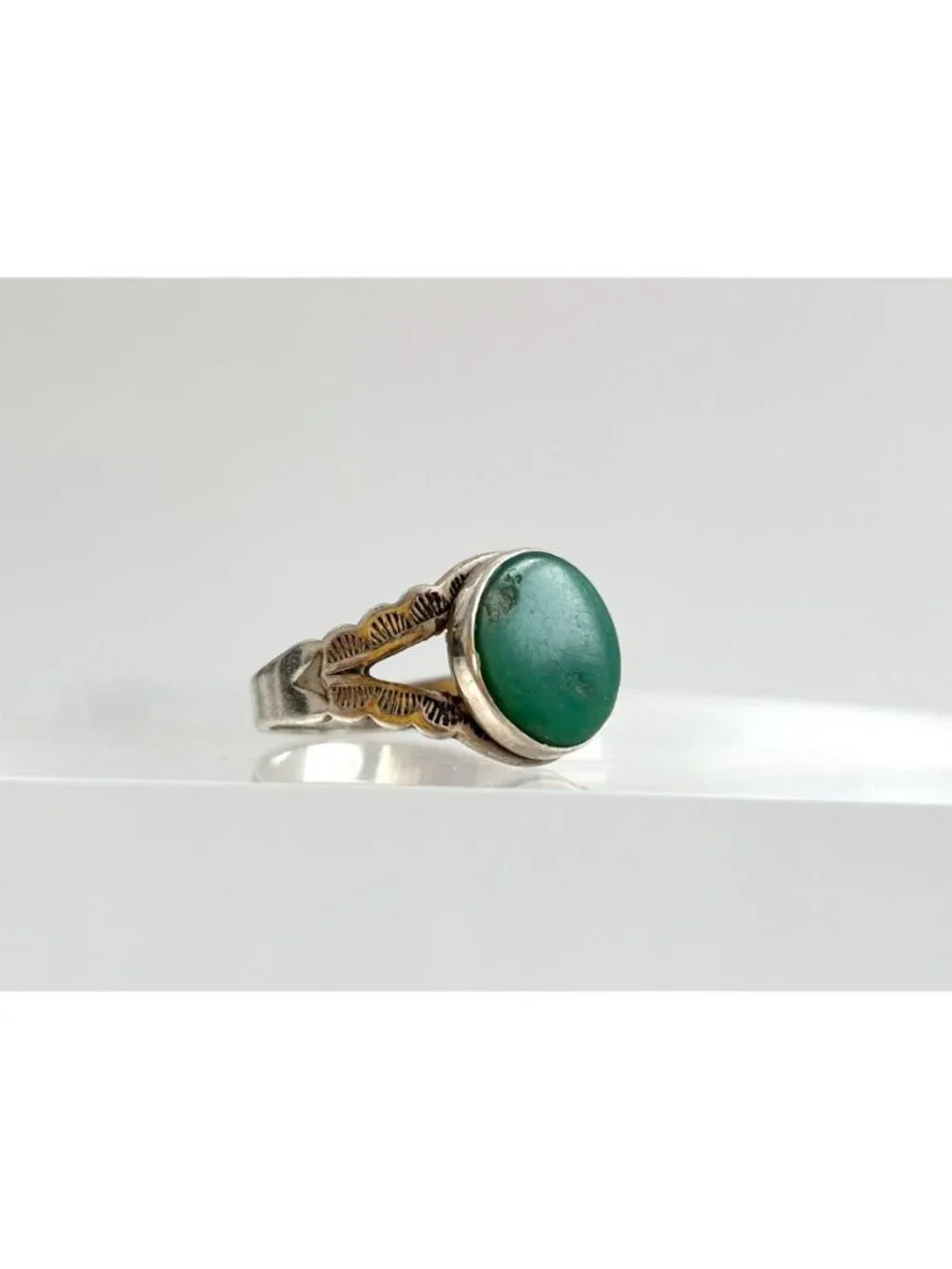Green Turquoise Cabochon Inlaid Sterling Silver 925 Vintage Ring - sz 5.25